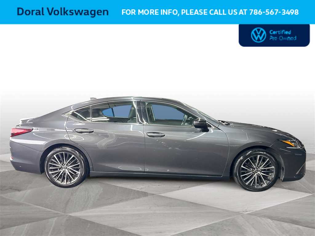 Thumbnail: 2022 Lexus ES - 9