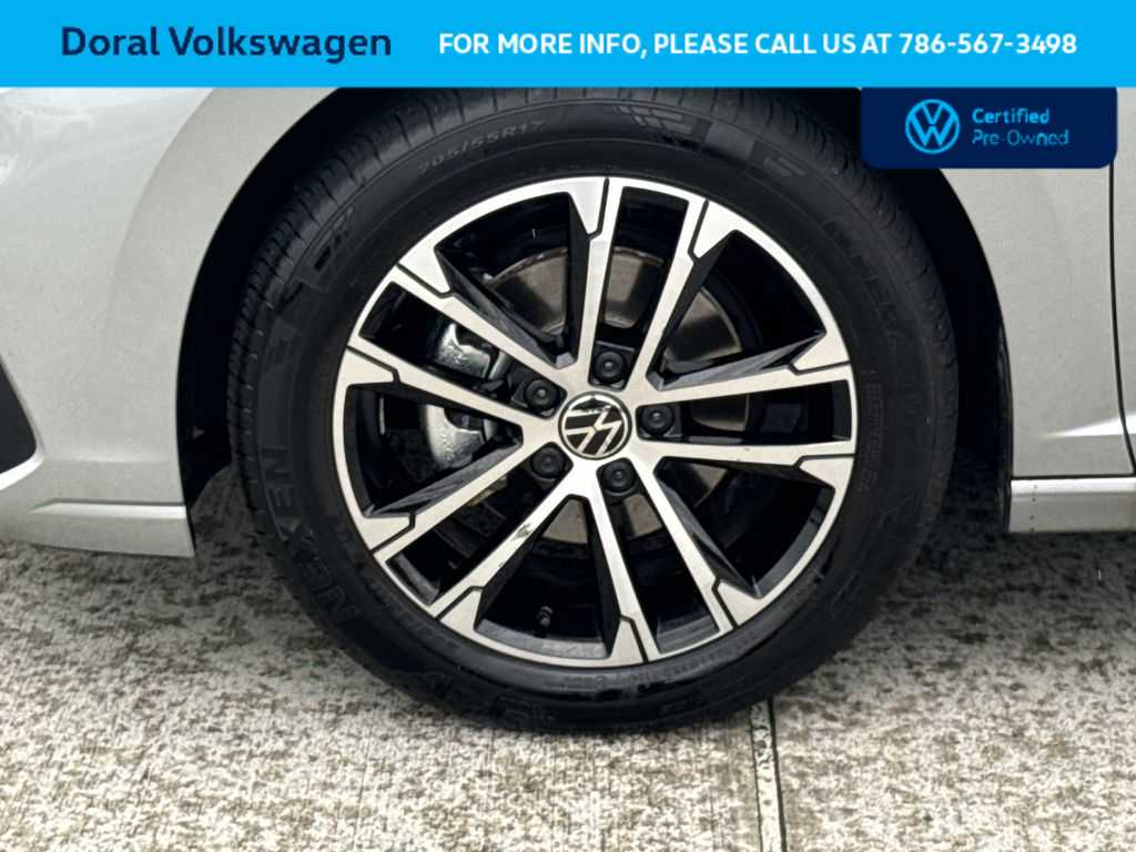 Thumbnail: 2025 Volkswagen Jetta - 11