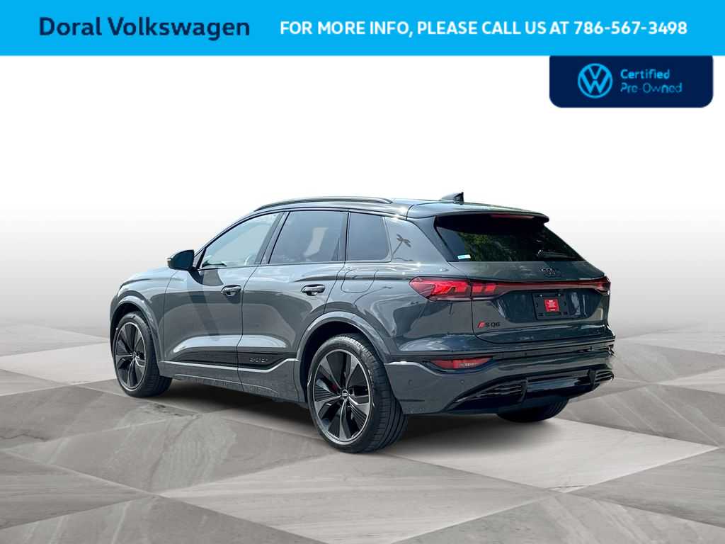 Thumbnail: 2025 Audi SQ6 e-tron - 6