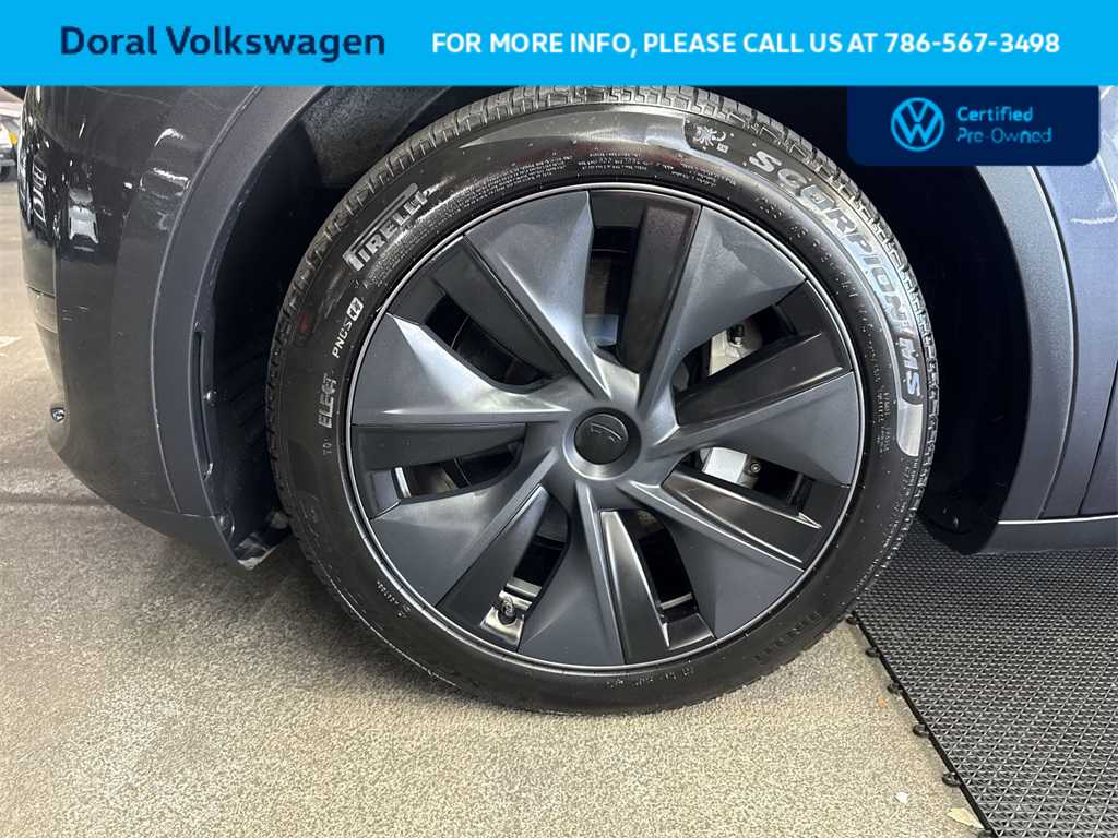 Thumbnail: 2025 Tesla Model Y - 10