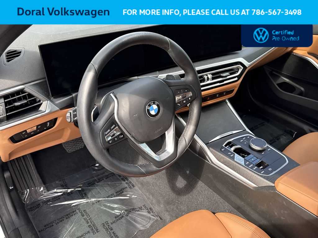Thumbnail: 2024 BMW 3 Series - 13