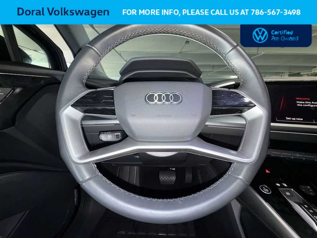 Thumbnail: 2024 Audi Q4 e-tron - 15