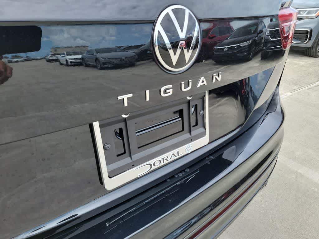 Thumbnail: 2023 Volkswagen Tiguan - 14