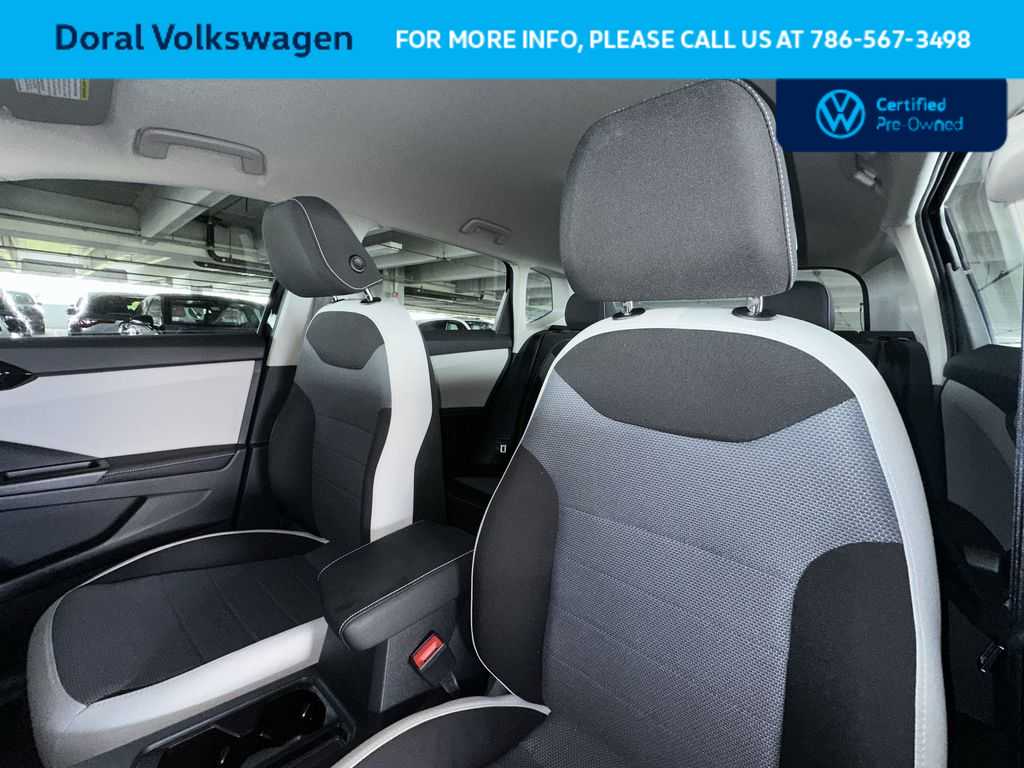 Thumbnail: 2025 Volkswagen Taos - 14