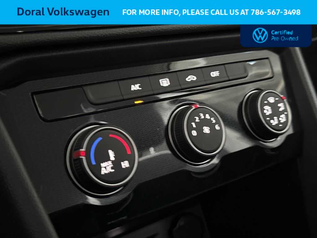 Thumbnail: 2025 Volkswagen Taos - 20