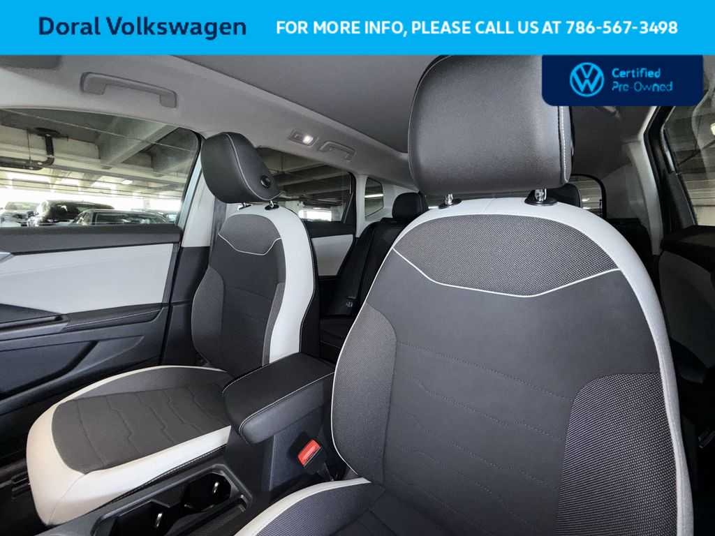 Thumbnail: 2025 Volkswagen Taos - 14