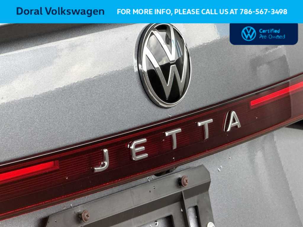 2025 Volkswagen Jetta SE - Photo 10
