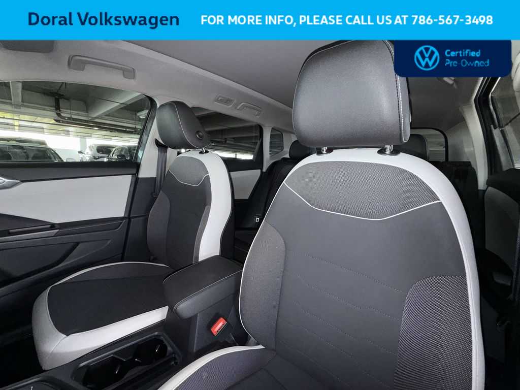 Thumbnail: 2025 Volkswagen Taos - 14