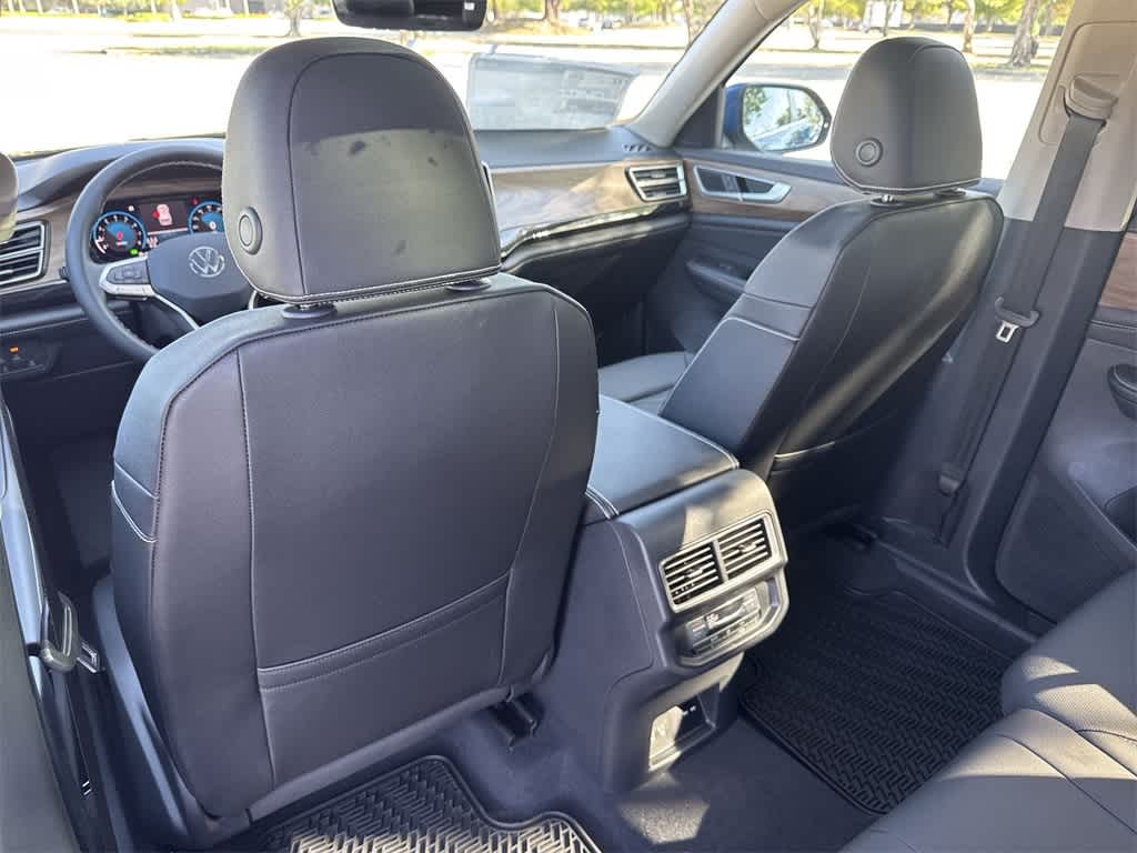 2025 Volkswagen Atlas SE 23