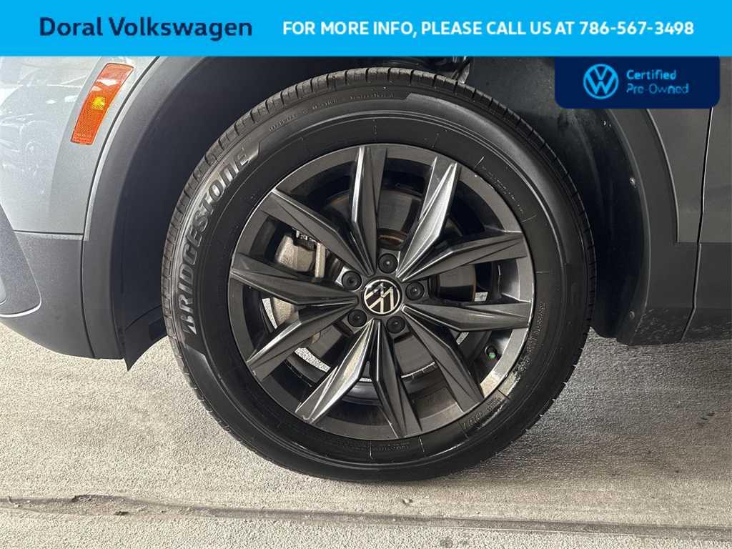 Thumbnail: 2023 Volkswagen Tiguan - 10