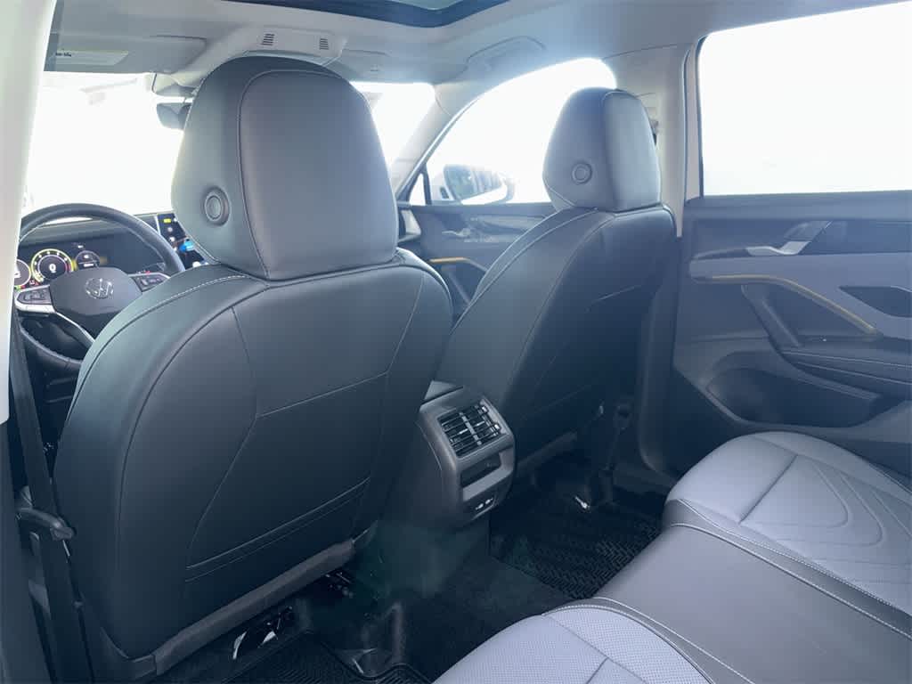 Thumbnail: 2026 Volkswagen Tiguan - 23