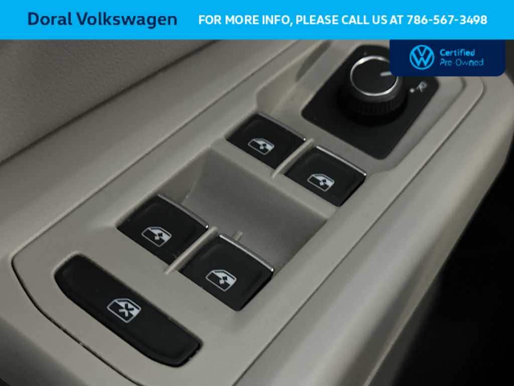 Thumbnail: 2023 Volkswagen Atlas - 17