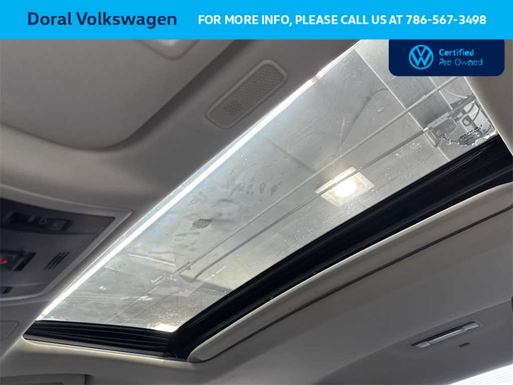 Thumbnail: 2022 Lexus ES - 17