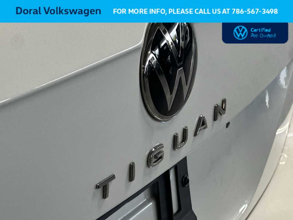 Thumbnail: 2023 Volkswagen Tiguan - 10