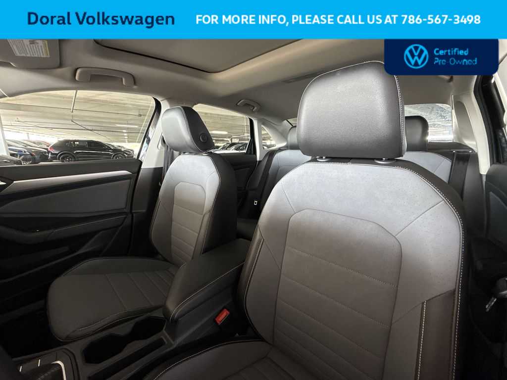 Thumbnail: 2025 Volkswagen Jetta - 14