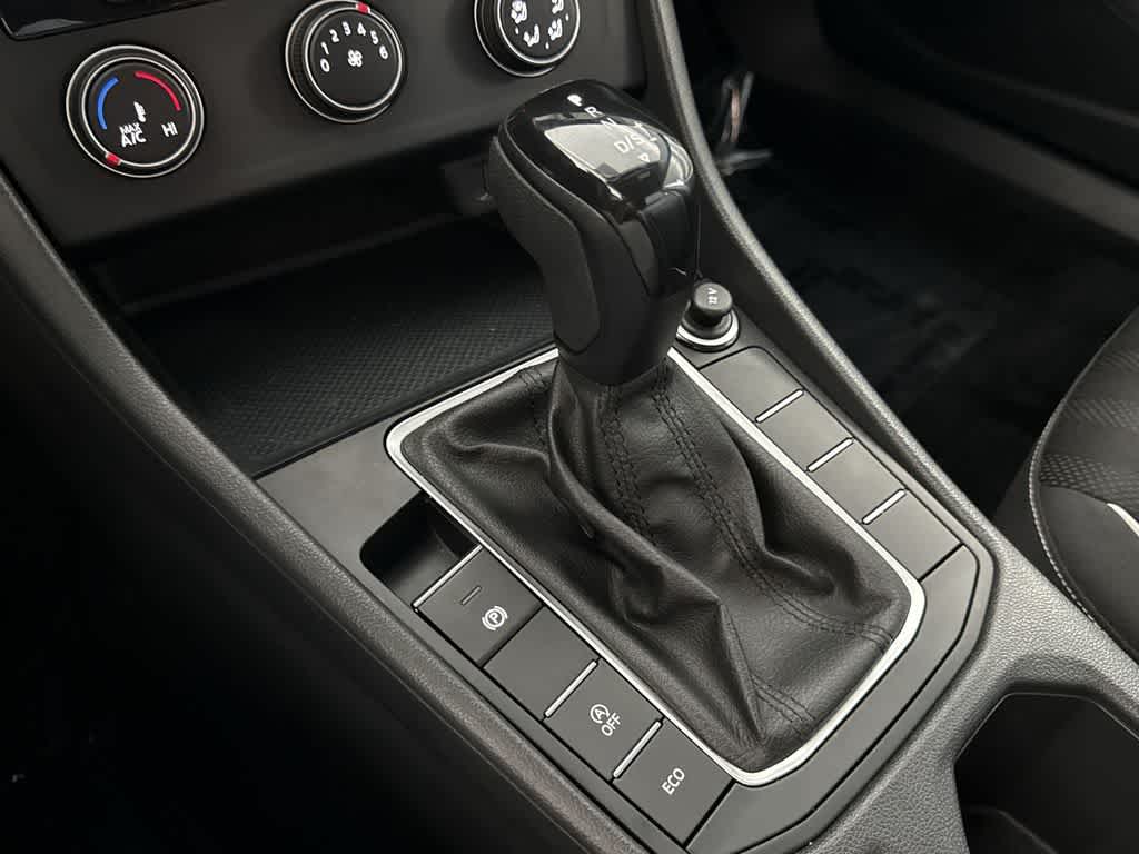 Thumbnail: 2023 Volkswagen Jetta - 21