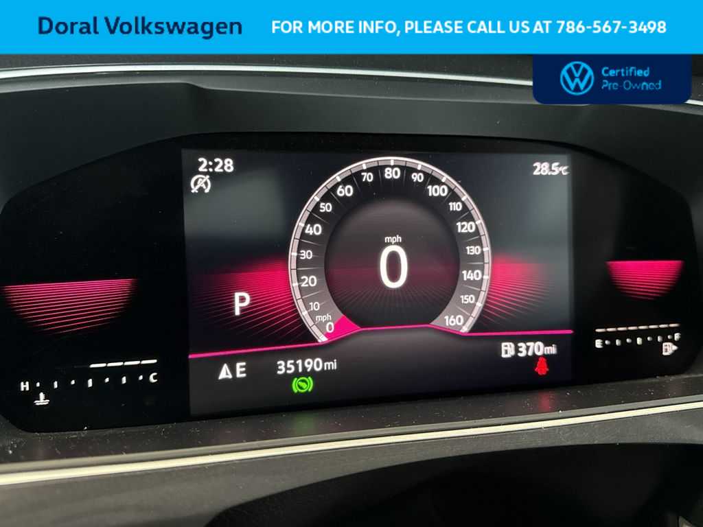 Thumbnail: 2023 Volkswagen Tiguan - 16