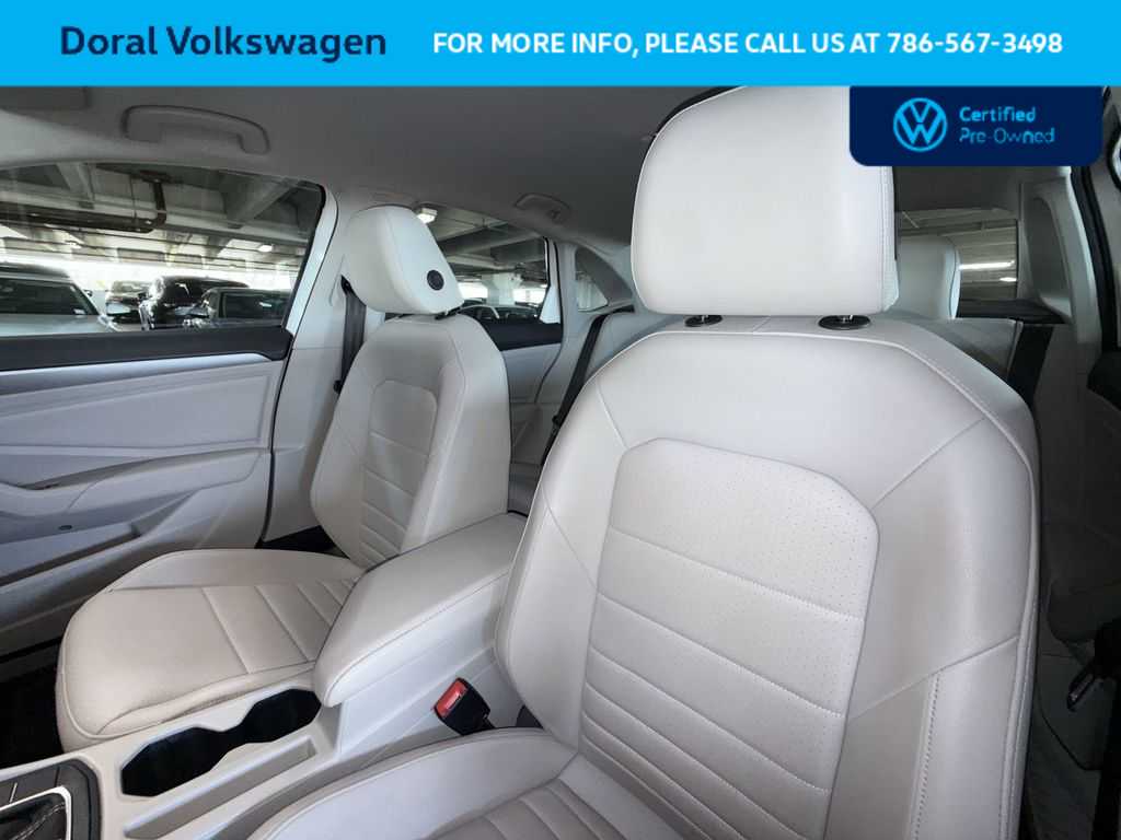 Thumbnail: 2024 Volkswagen Jetta - 14