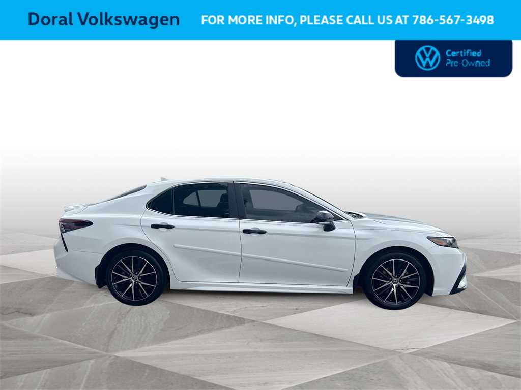 2023 Toyota Camry SE 9