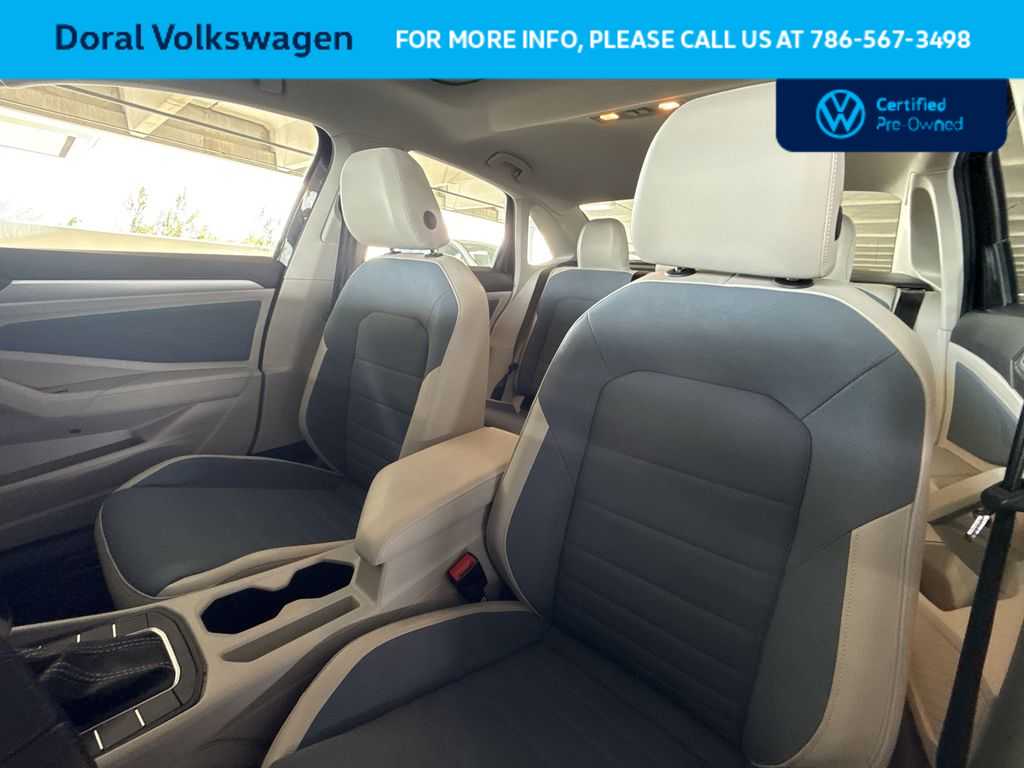 Thumbnail: 2025 Volkswagen Jetta - 14