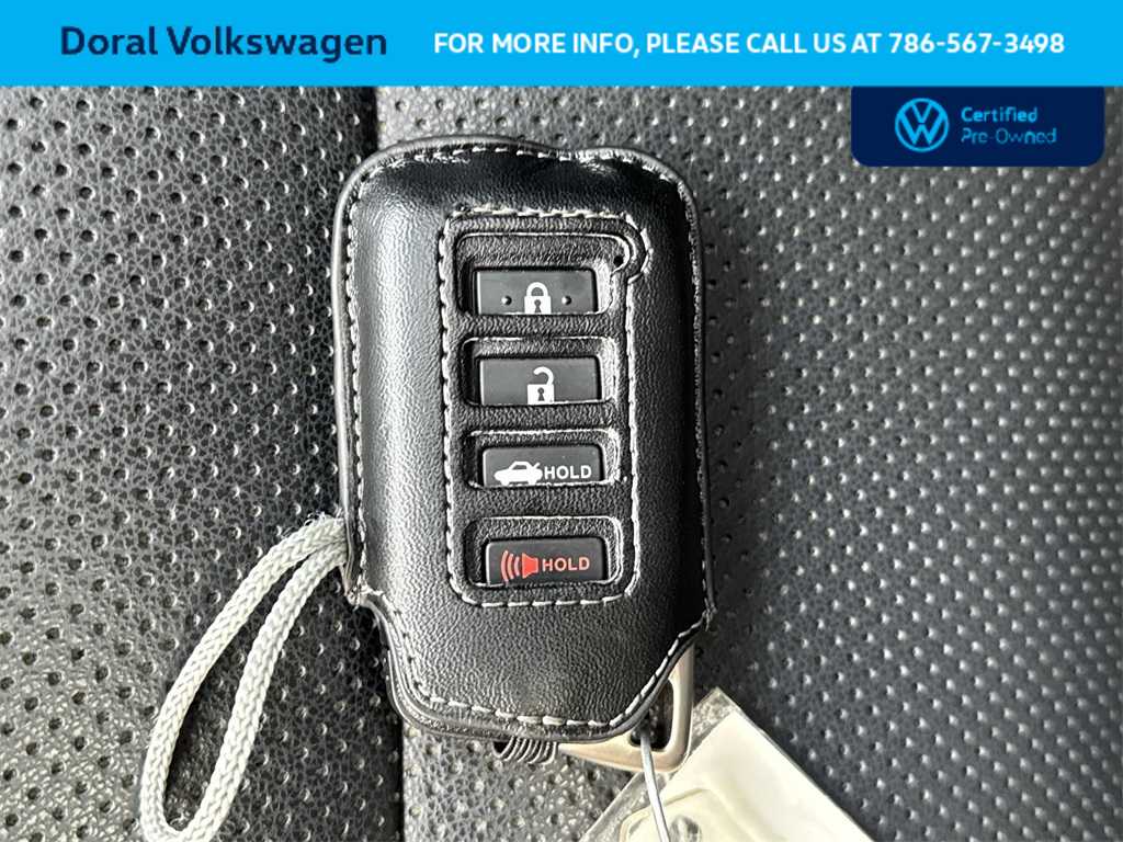 Thumbnail: 2016 Lexus IS - 28