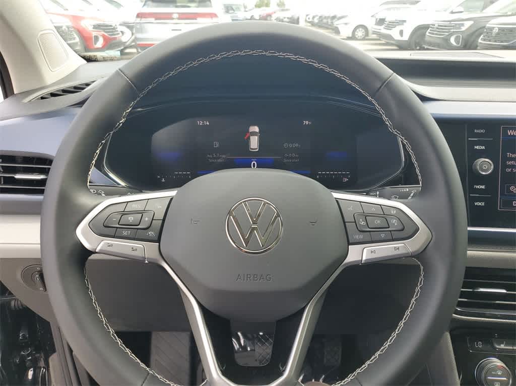 2024 Volkswagen Taos SE 12