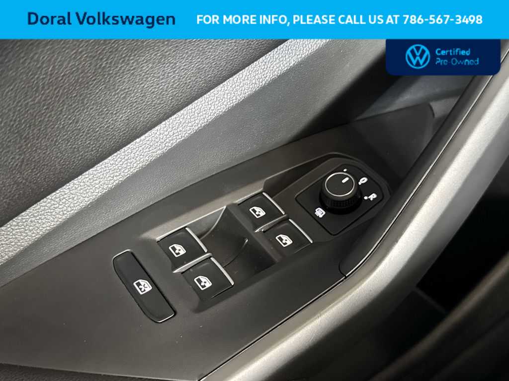 Thumbnail: 2025 Volkswagen Jetta - 17