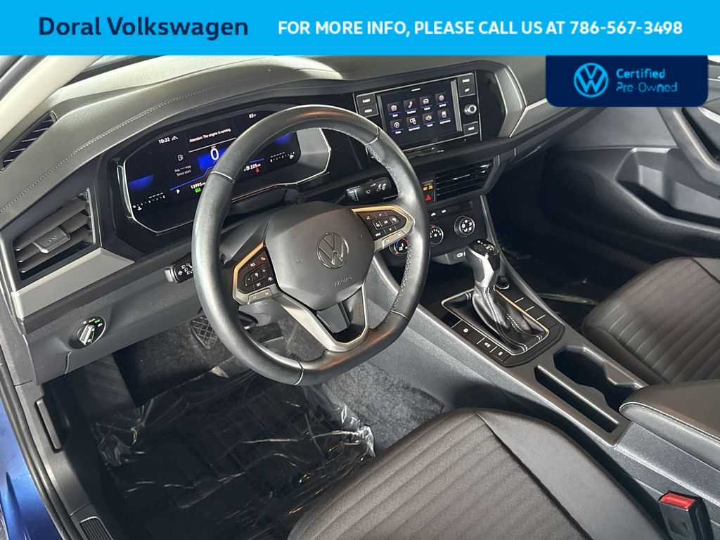 Thumbnail: 2024 Volkswagen Jetta - 13