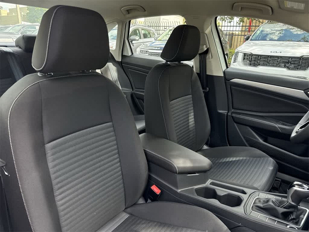 Thumbnail: 2026 Volkswagen Jetta - 27