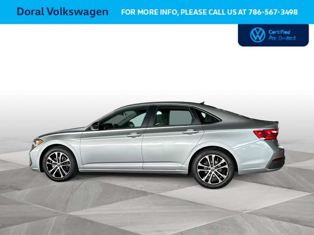 Thumbnail: 2023 Volkswagen Jetta - 4
