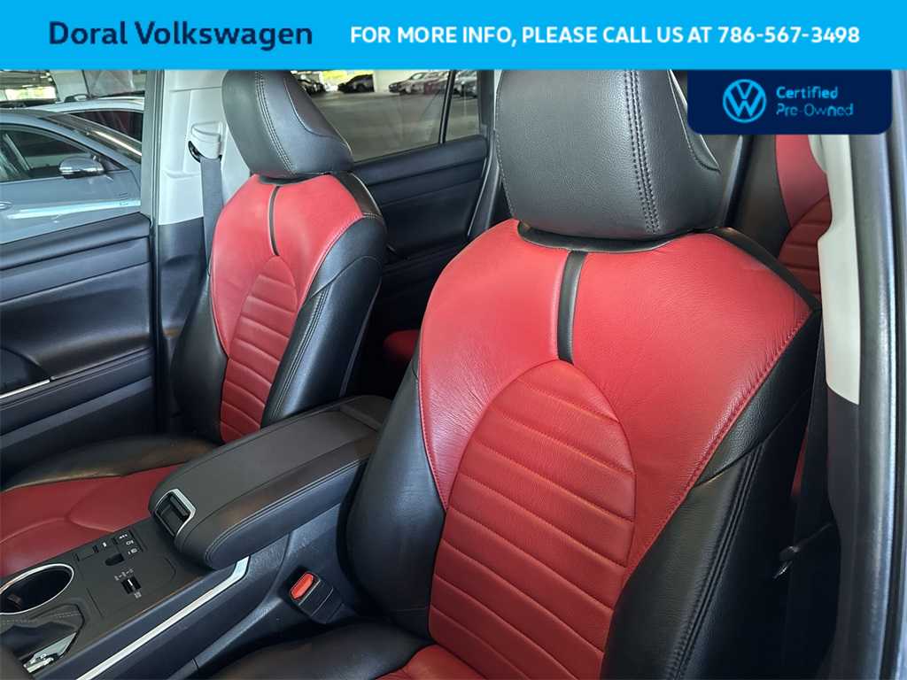 2024 Toyota Highlander LE 14