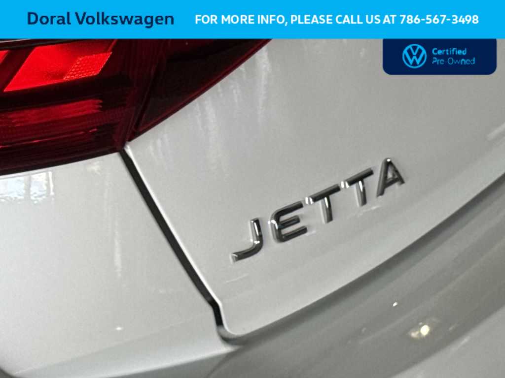 Thumbnail: 2023 Volkswagen Jetta - 10