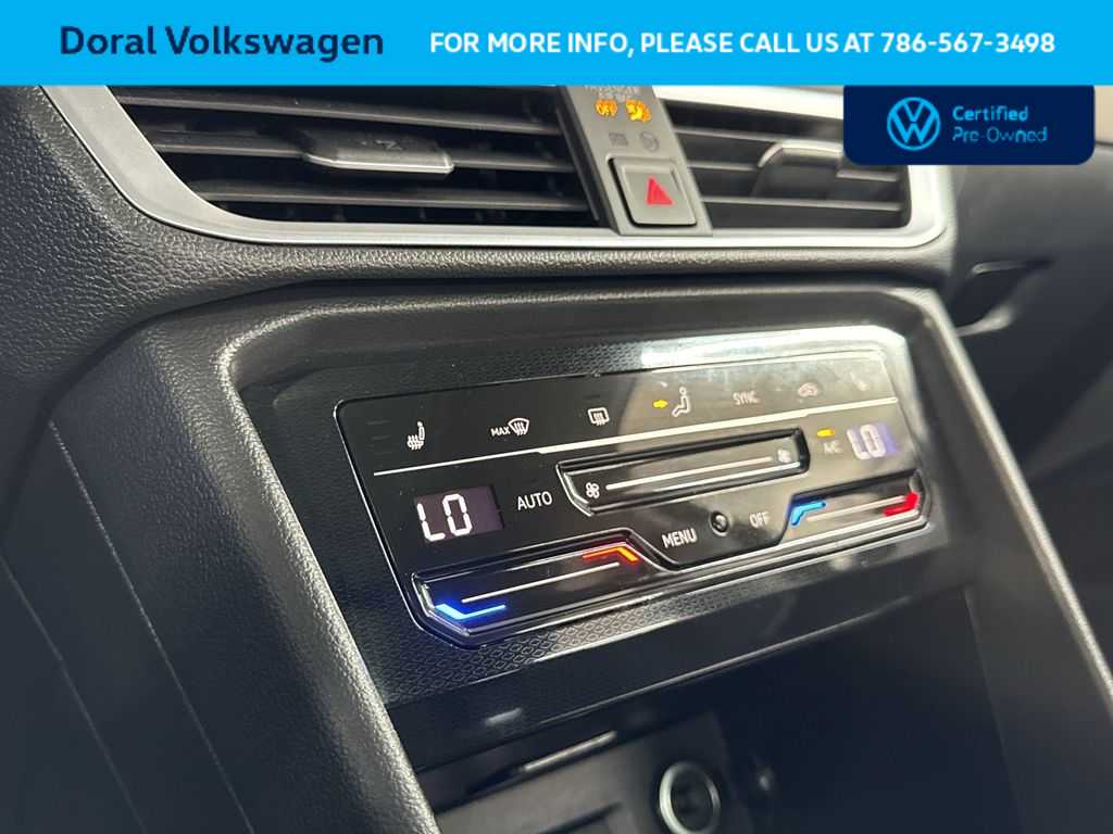 Thumbnail: 2025 Volkswagen Taos - 20