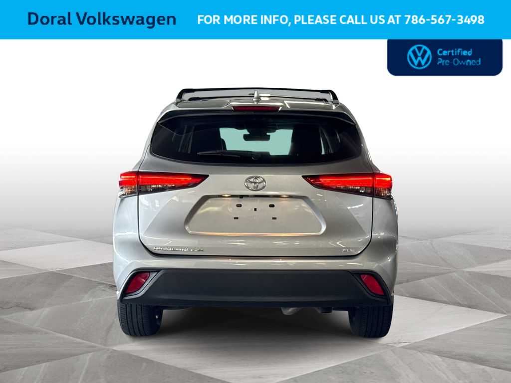 Thumbnail: 2023 Toyota Highlander - 7