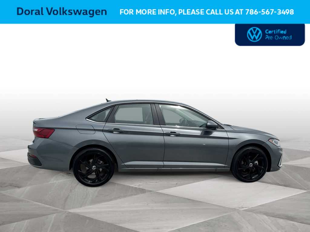 Thumbnail: 2025 Volkswagen Jetta - 9
