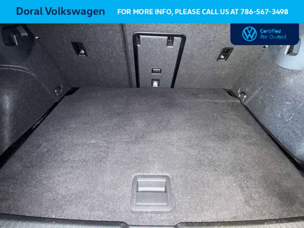 Thumbnail: 2025 Volkswagen Golf - 25