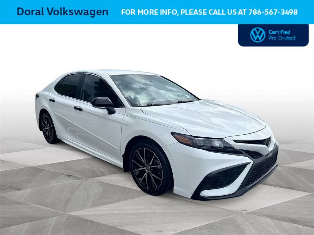2023 Toyota Camry SE 2