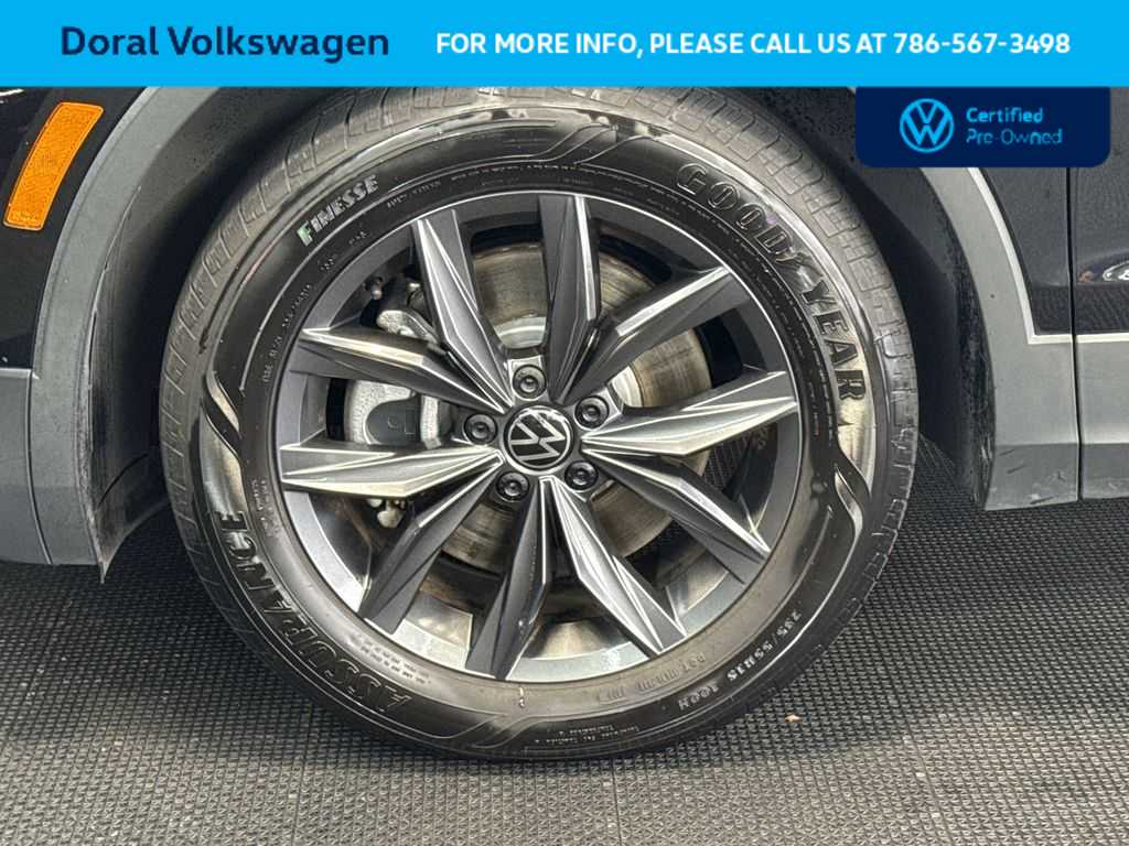Thumbnail: 2023 Volkswagen Tiguan - 11