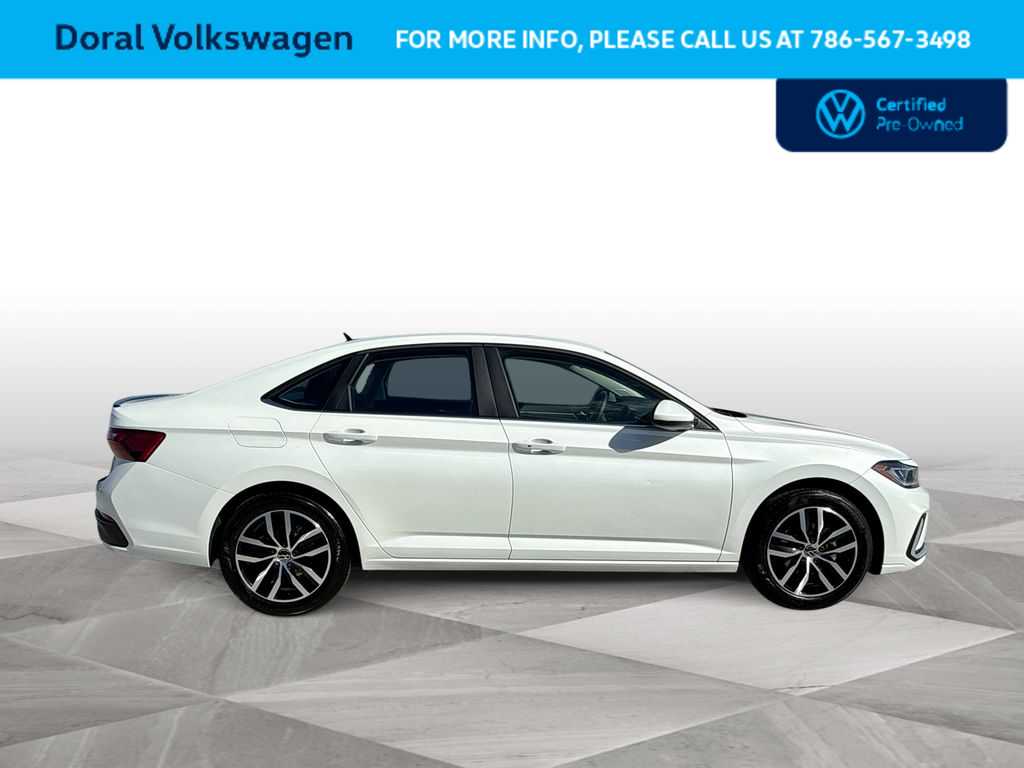 Thumbnail: 2025 Volkswagen Jetta - 9