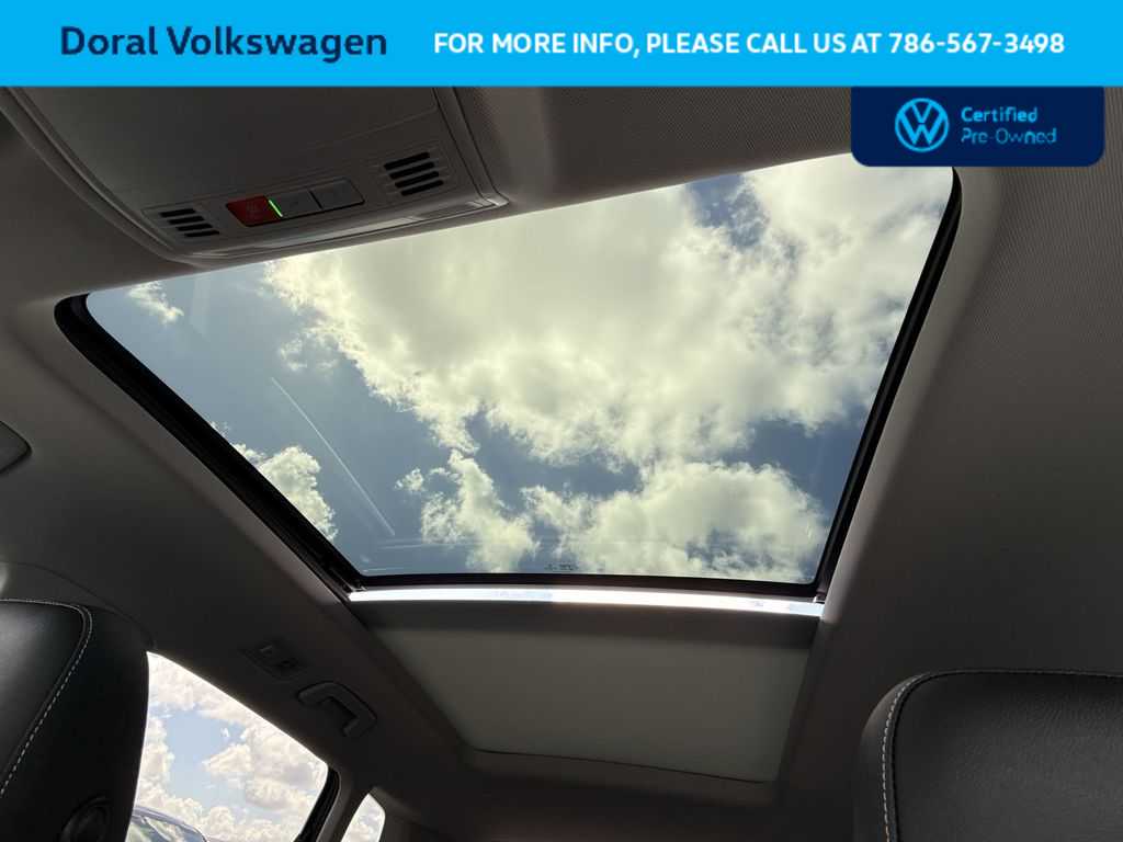 Thumbnail: 2023 Volkswagen Taos - 17