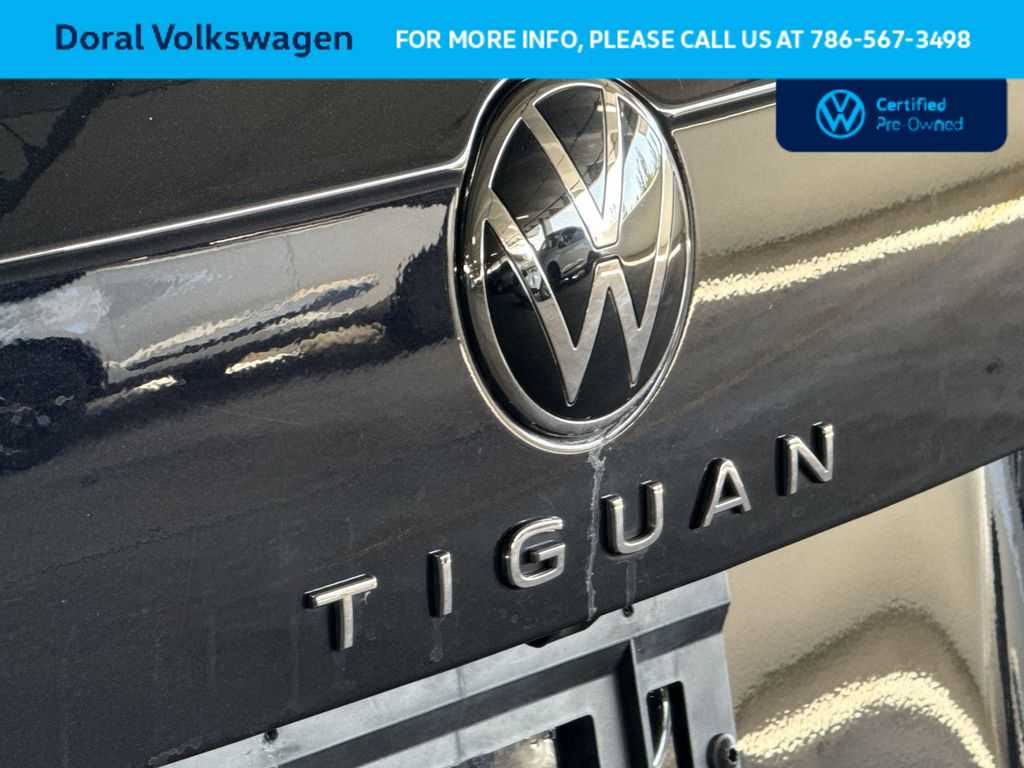 Thumbnail: 2023 Volkswagen Tiguan - 10