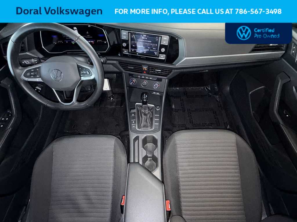 Thumbnail: 2024 Volkswagen Jetta - 24