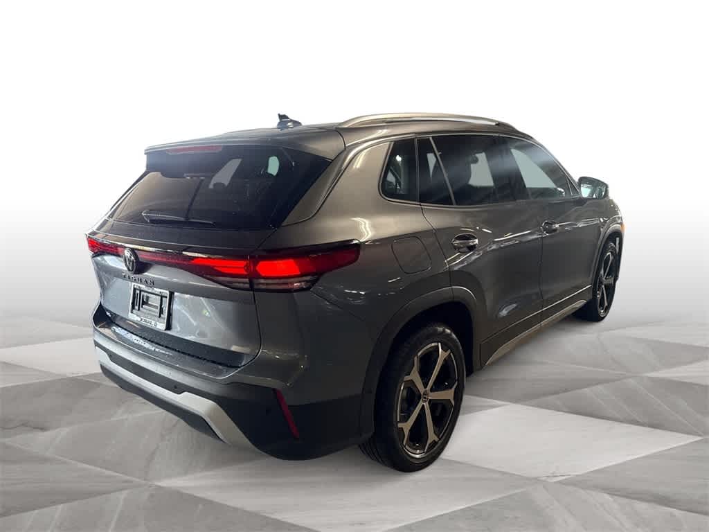 Thumbnail: 2025 Volkswagen Tiguan - 8