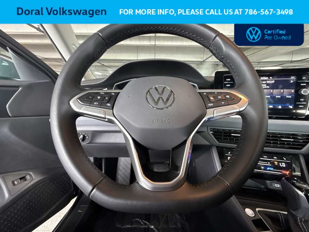 2025 Volkswagen Jetta SE - Photo 15