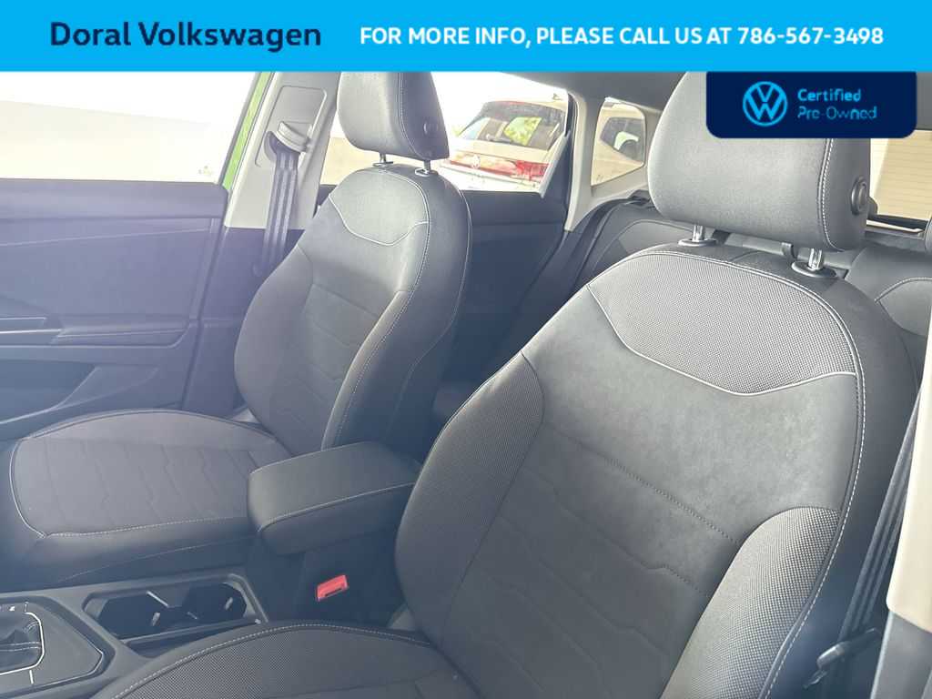 Thumbnail: 2025 Volkswagen Taos - 14