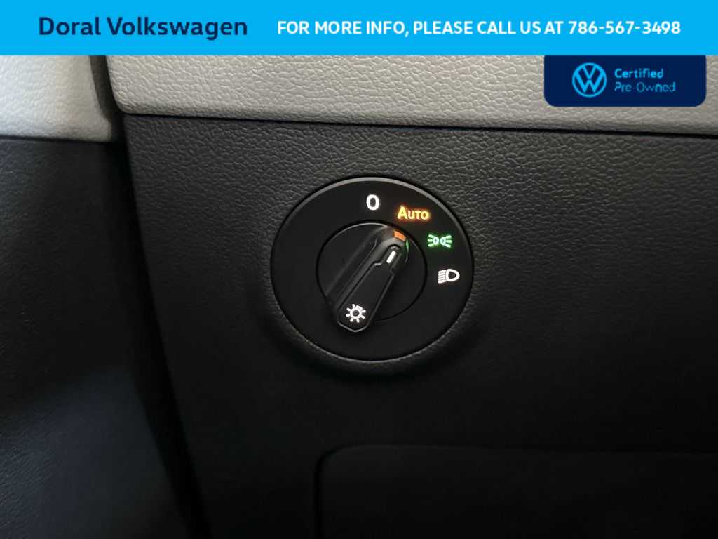 Thumbnail: 2023 Volkswagen Taos - 17