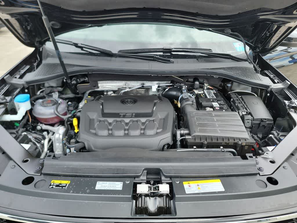 Thumbnail: 2023 Volkswagen Tiguan - 18