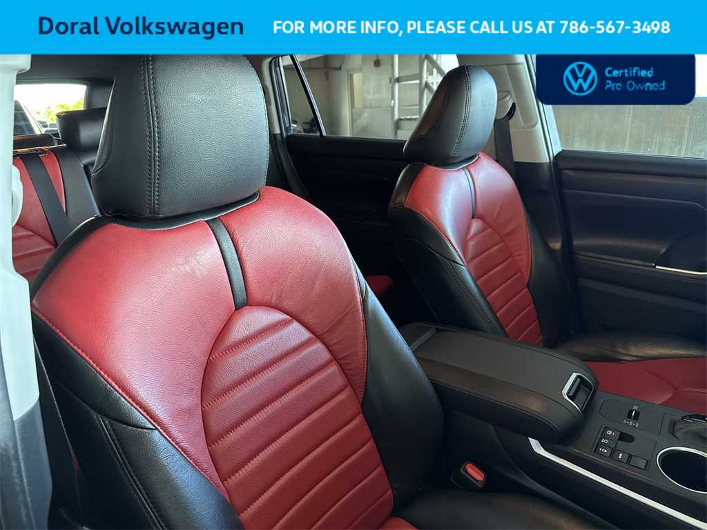 2024 Toyota Highlander LE 27