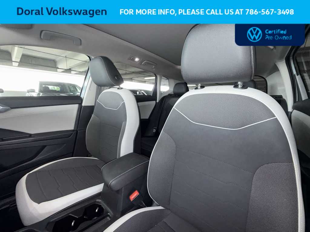 Thumbnail: 2025 Volkswagen Taos - 14