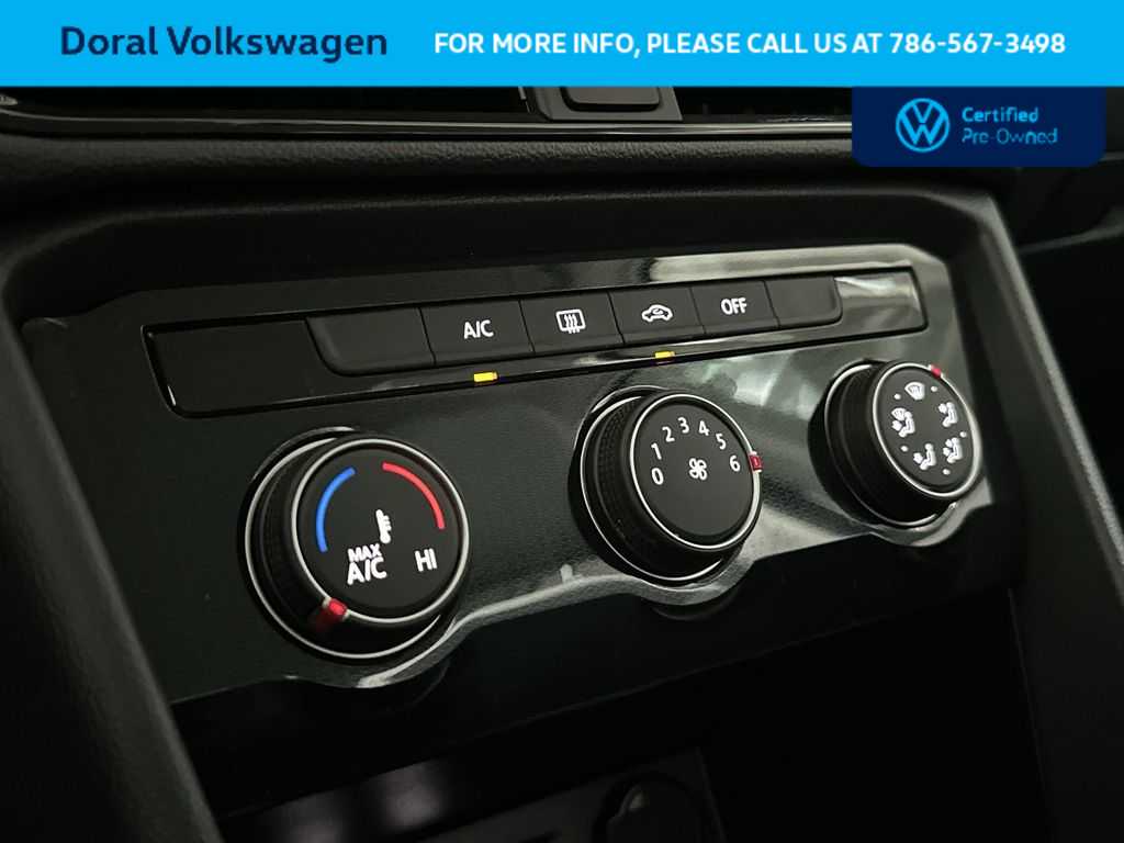 Thumbnail: 2025 Volkswagen Taos - 20